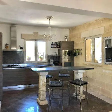 Redavid Nyaraló I Bacini